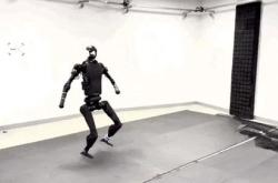 人型机器人