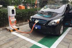 新能源车一起步就滴滴响咋回事