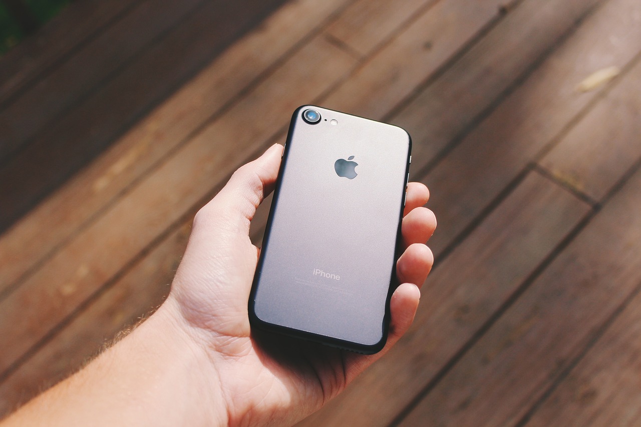 官网下架iPhone 15 Pro，原因、影响与未来