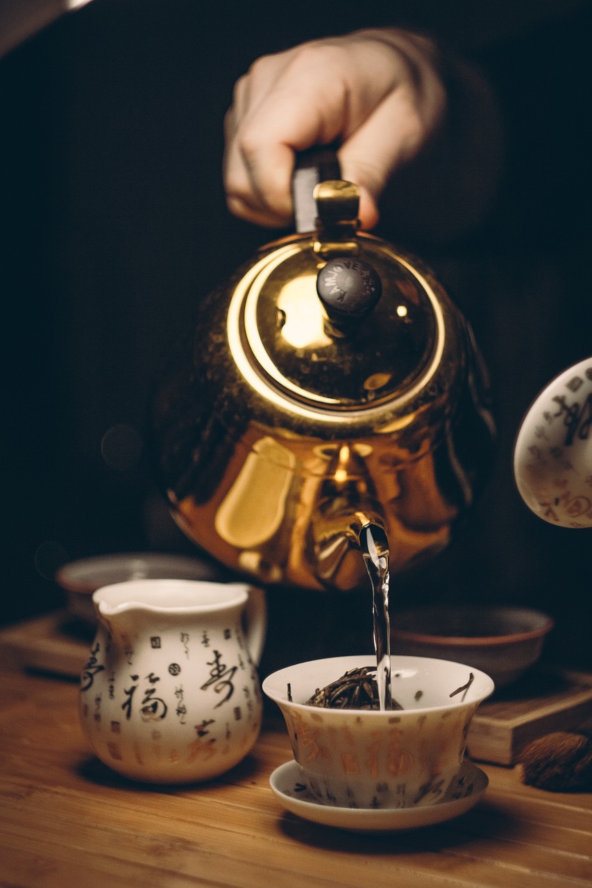 揭秘绿茶的养生魔力，功效与副作用全方位解析