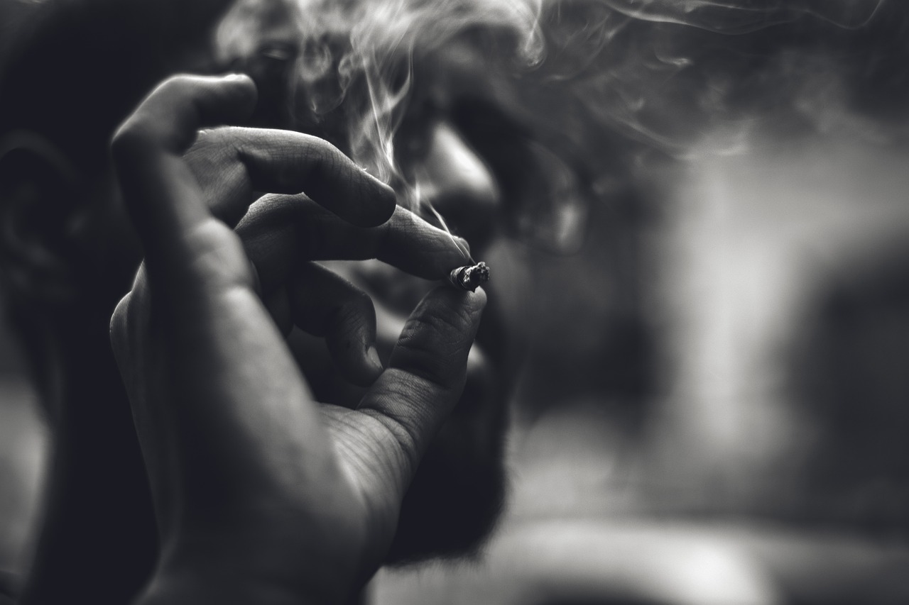吸烟的隐形杀手，揭示香烟危害的真相与健康警钟