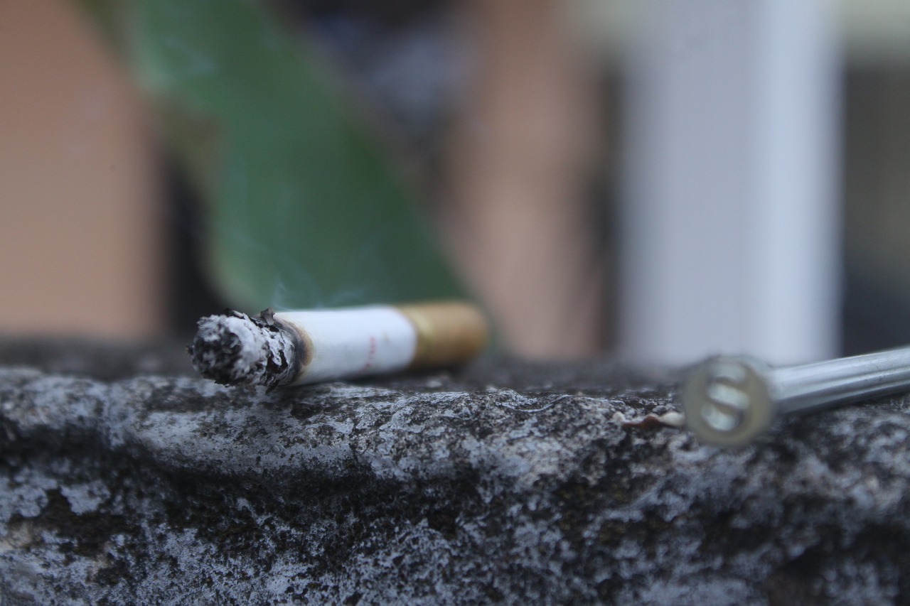 拥抱清新空气，享受健康吸烟——探索健康电子烟的魅力