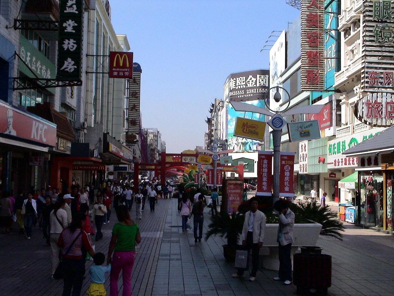 沈阳战疫，全市小区封闭管理下的社区生活与挑战