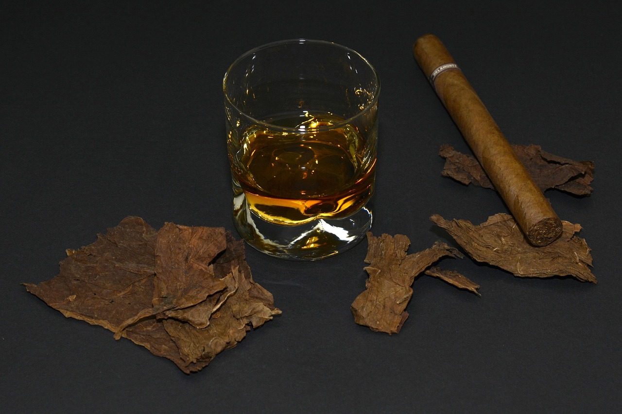 大爷吃头孢5天后饮酒中毒，警惕药物与酒精的致命反应