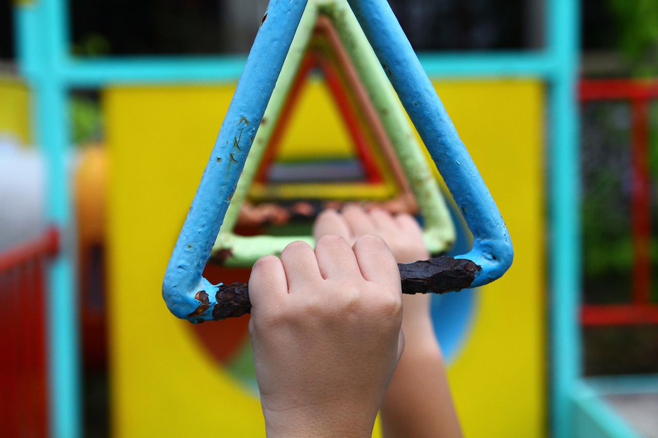幼儿园班级里的小趣事，探索孩子们的纯真世界