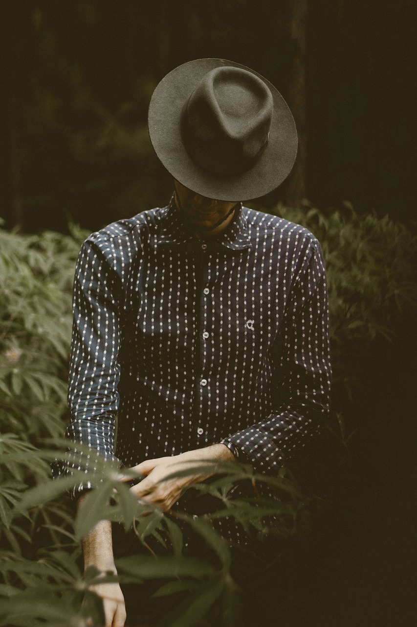 穿越时空的购物奇遇，中年男性的异世界网购生活